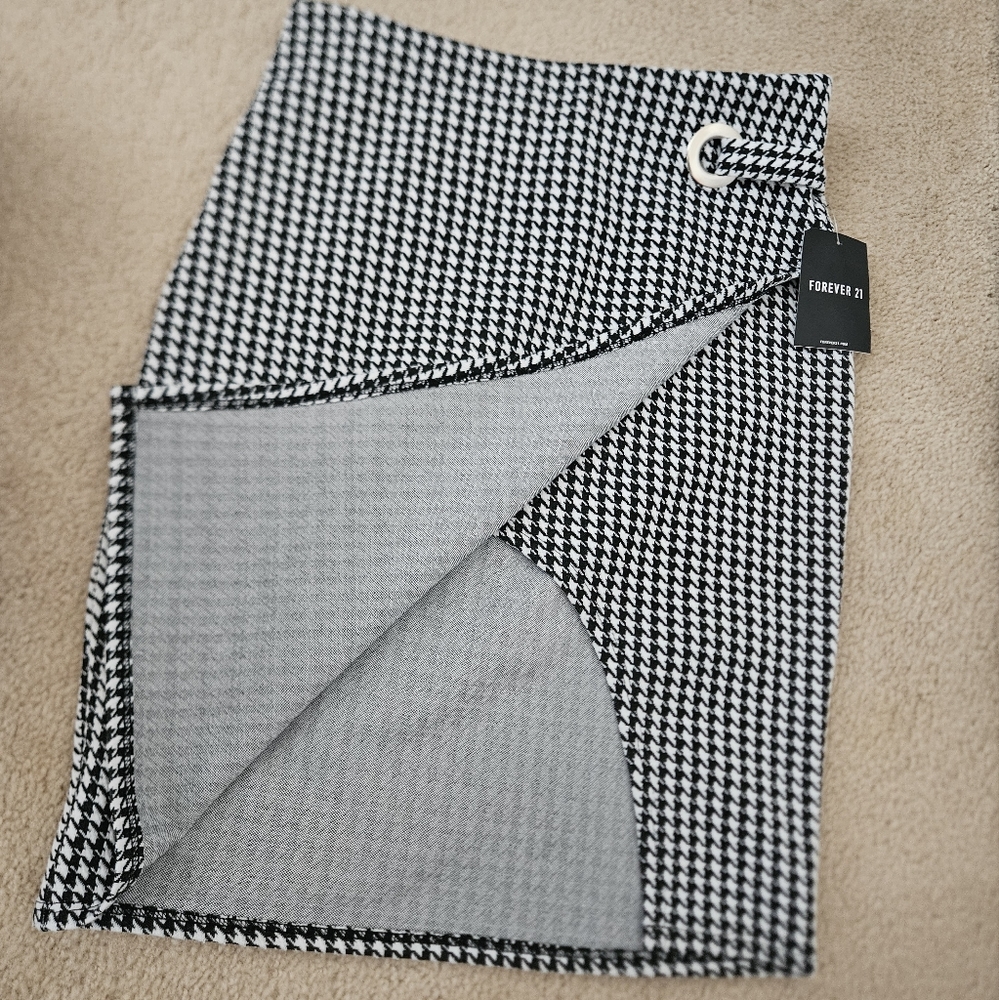 NWT Forever 21 Houndstooth Slit Tulip Skirt